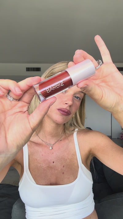 LIPSTICKZ Red Lip Oil -  שמן שפתיים אדום בורדו